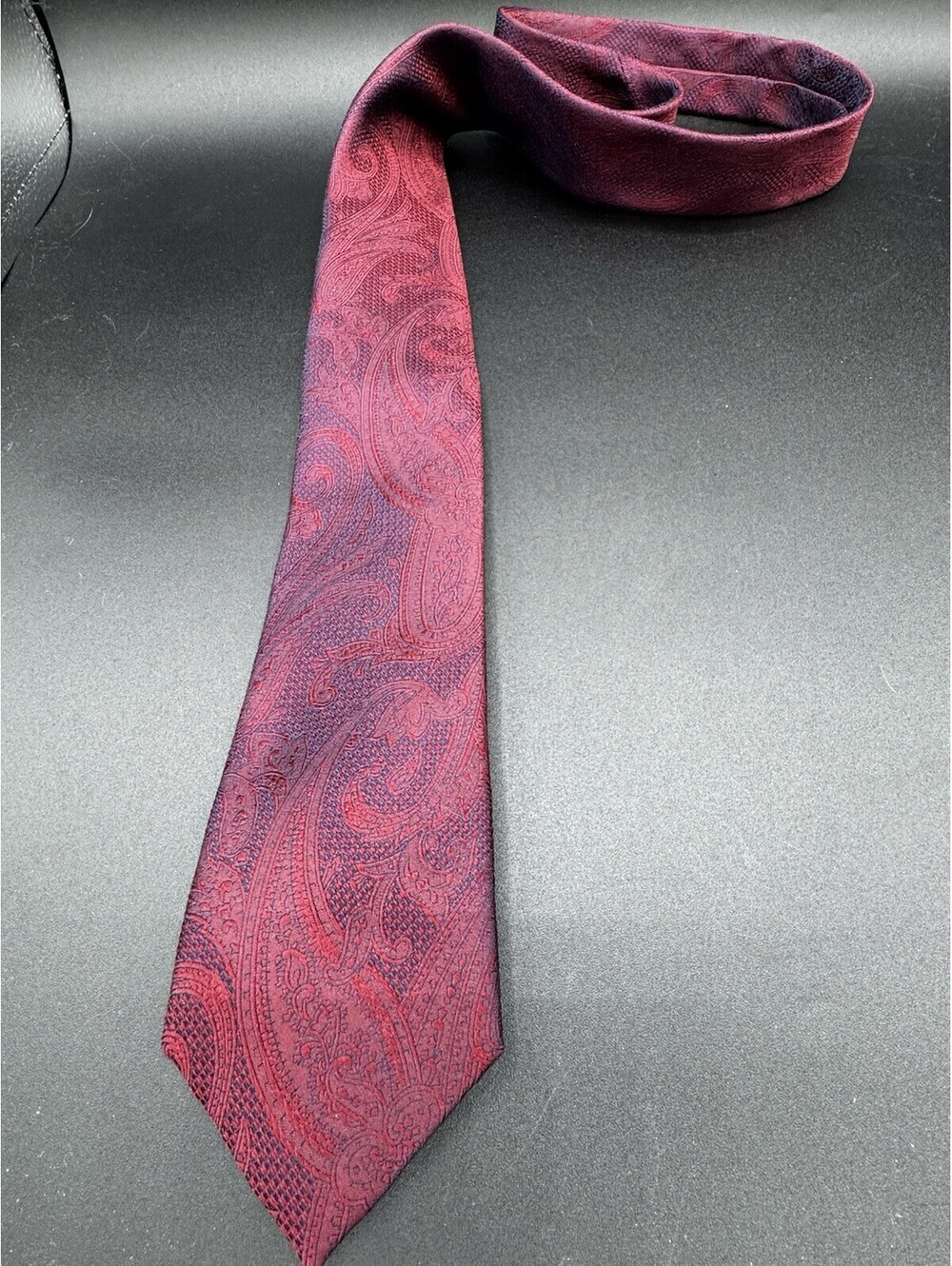 Joseph Abboud 100% Silk Tie Burgundy Paisley Jacquard Mens Necktie